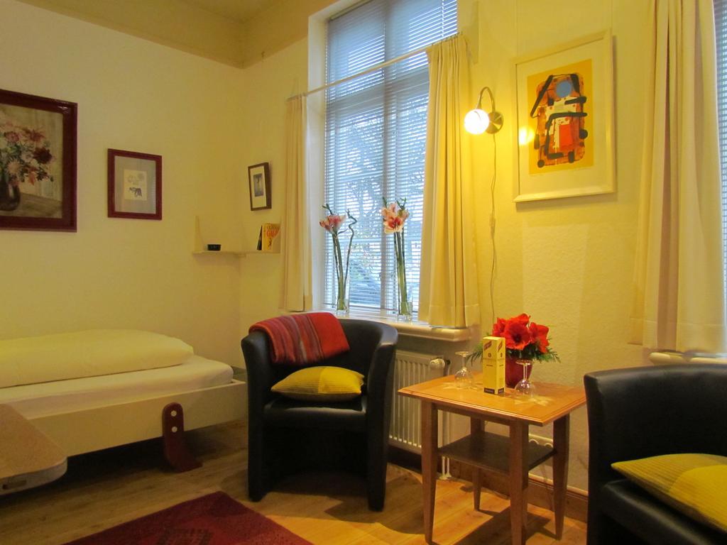 Apartments Im Froschhaus Mit Fruehstueckskuechen Friedrichstadt Room photo